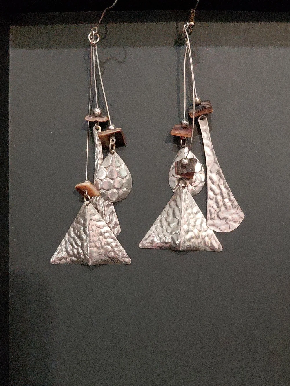 VINTAGE WIND CHIME EARRINGS - Picture 8 of 9